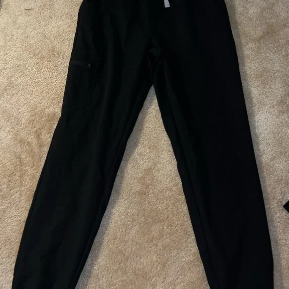 Black Figs Scrubs - Picture 5 of 10